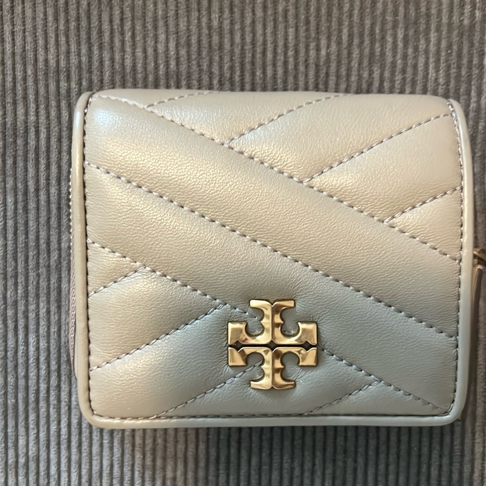 Tory Burch Kira Chevron Bi-Fold Wallet. Like new!